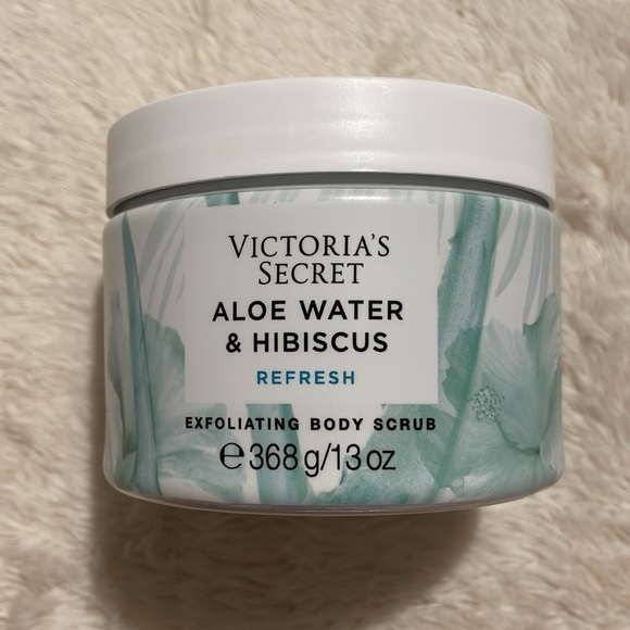 New! Victoria Secret Aloe Water and Hibiscus Body Lotion And Body Scrub Bundle - Picture 5 of 6